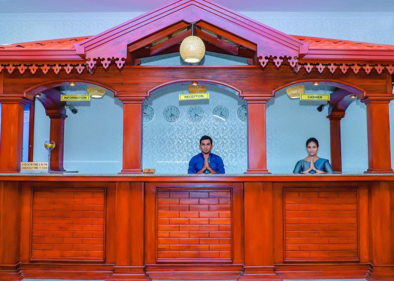 Centauria City Hotel Embilipitiya Esterno foto